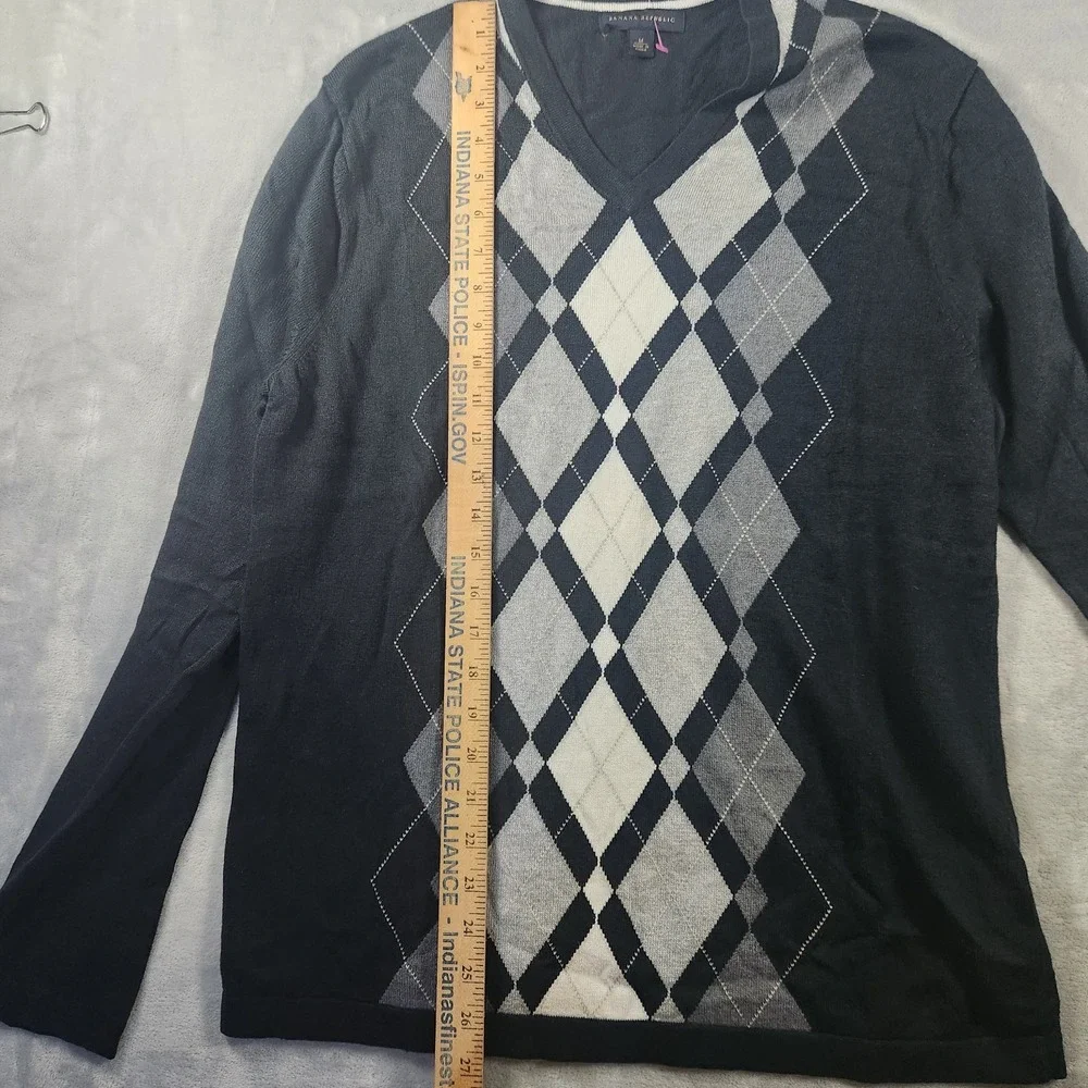 Banana Republic Light Weight Silk Blend Black Argyle Sweater‎ Mens Medium